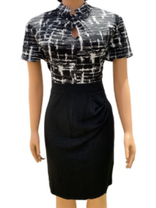 Casual knee length short sleeved dress